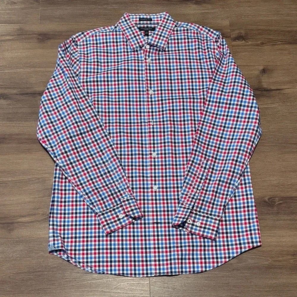 Banana Republic Camden Fit Non Iron Plaid Men's Shirt. Size Large